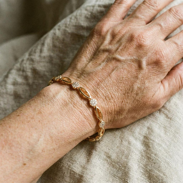 Κομψό Βραχιόλι Επιχρυσωμένο