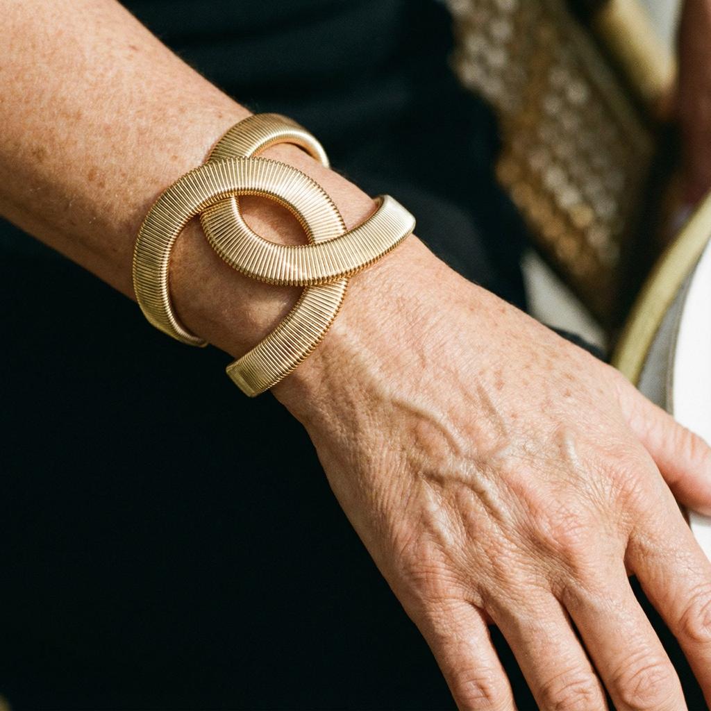 Κομψό διπλό χρυσό βραχιόλι