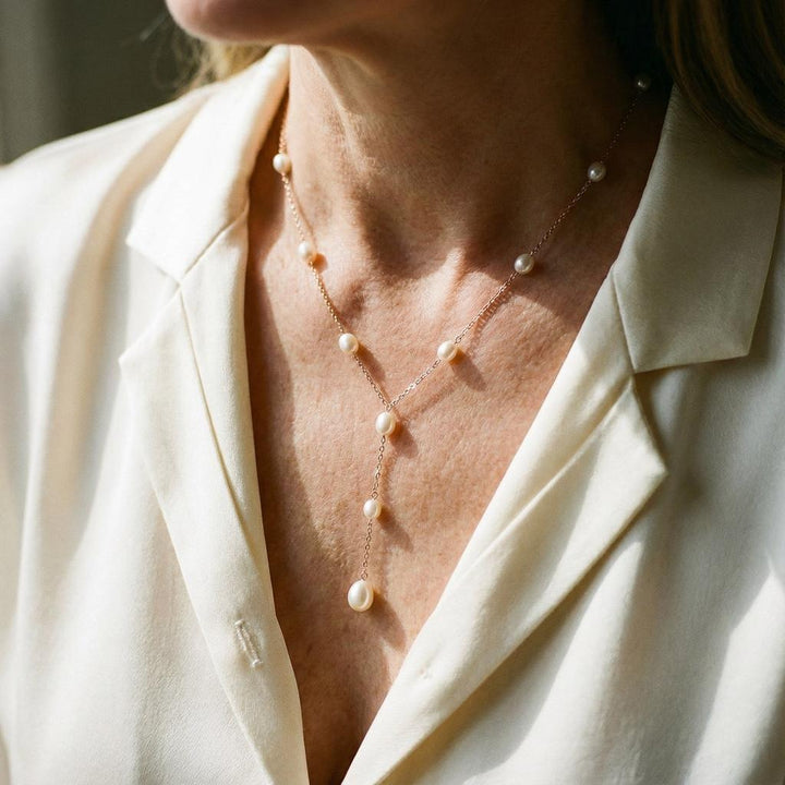 Ρετρό κολιέ με κρεμαστό μαργαριτάρι